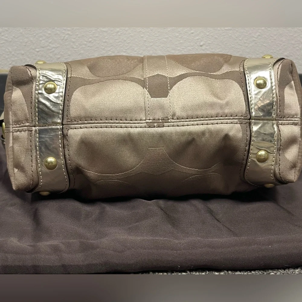Brand New, Never Used Coach Carly Gold & Jacquard Signature “C” Hobo Bag - Picture 5 of 13